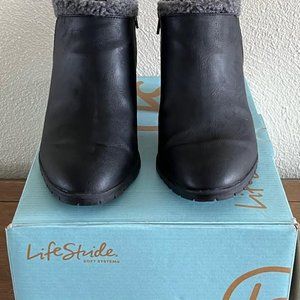 Life Stride ankle boots, Size 7M, Black w/gray fur trim